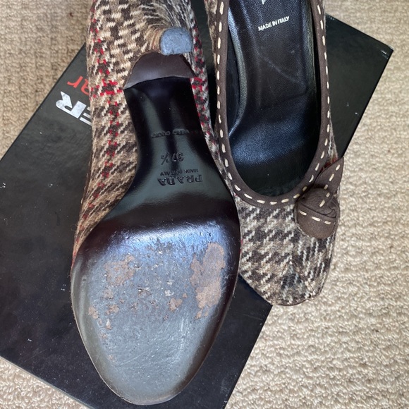 Authentic Prada Shoes 37.5 - Picture 3 of 4